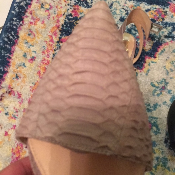 Snakeskin flats size 8 - Picture 4 of 4